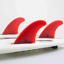 FCS II Accelerator Neo Glass Medium Tri Fins - Red