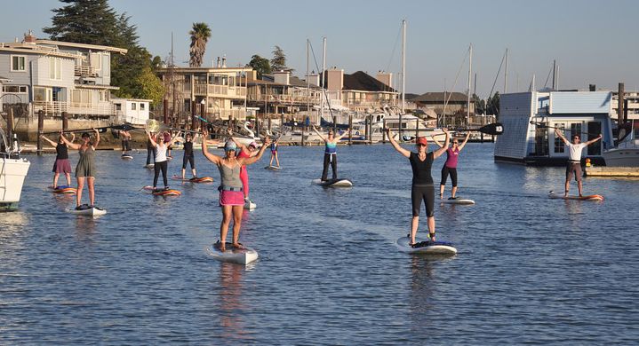 Stand up paddleboard excercise on San Francisco Bay