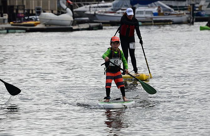 Keiki stand up paddleboard racing