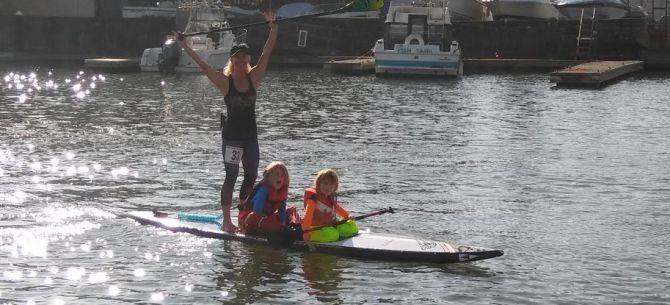 A family that paddles together!